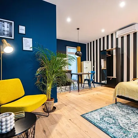 Monsieur Pigalle Apartment *