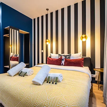 Monsieur Pigalle Apartment Paris